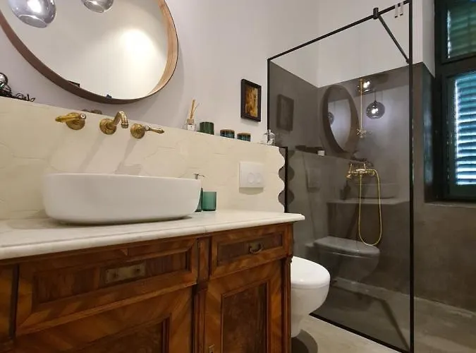 Georgina أوباتيا