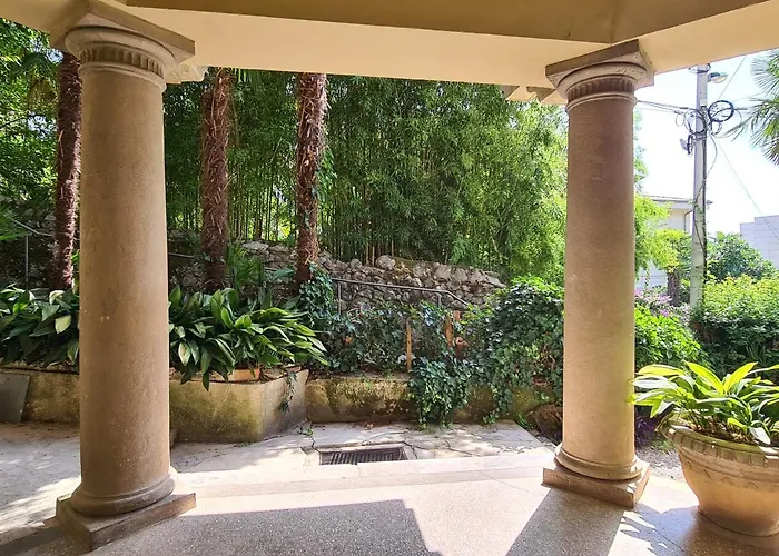 Georgina أوباتيا