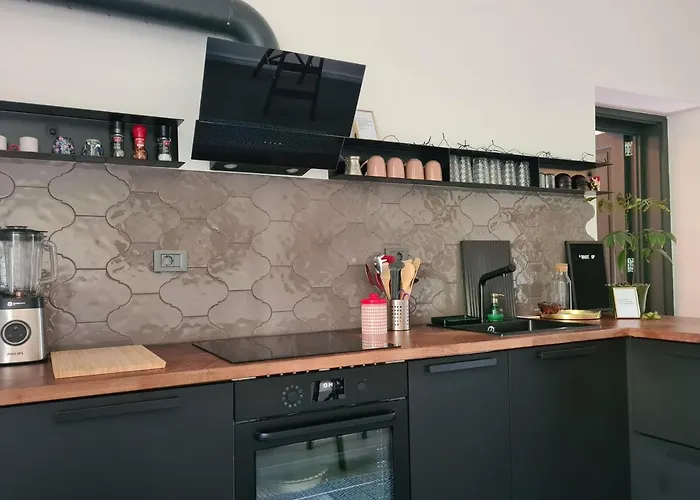 Georgina أوباتيا